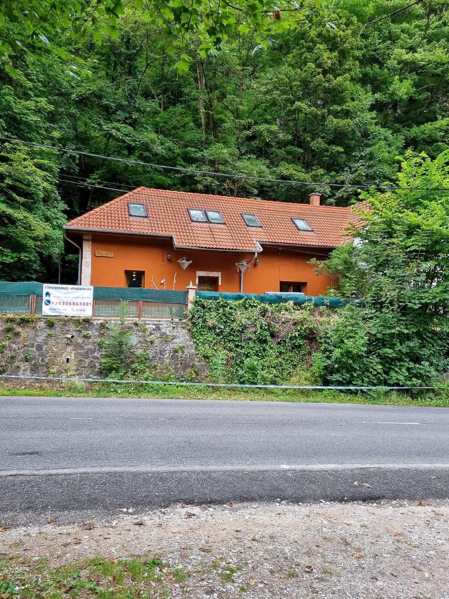 Villa Tündérerdő Miskolc Esterno foto